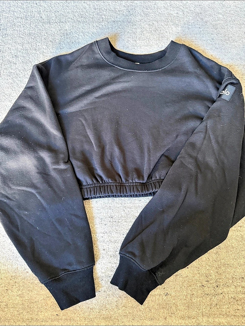 Alo Yoga Cropped Accolade Crewneck Black Sweatshirt
